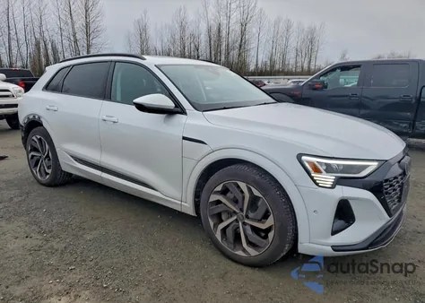2024 Audi Q8 E-Tron Premium Plus z USA, uszkodzony, nr VIN WA15AAGE1RB037354